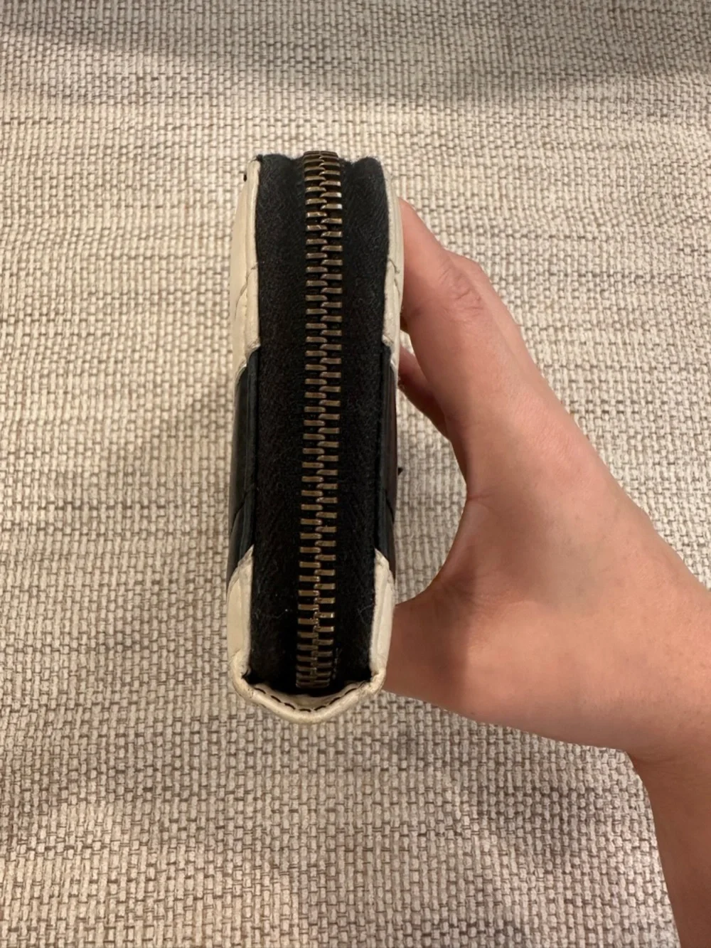 Gucci GG Marmont Matelassé zip-around wallet - Picture 6 of 12